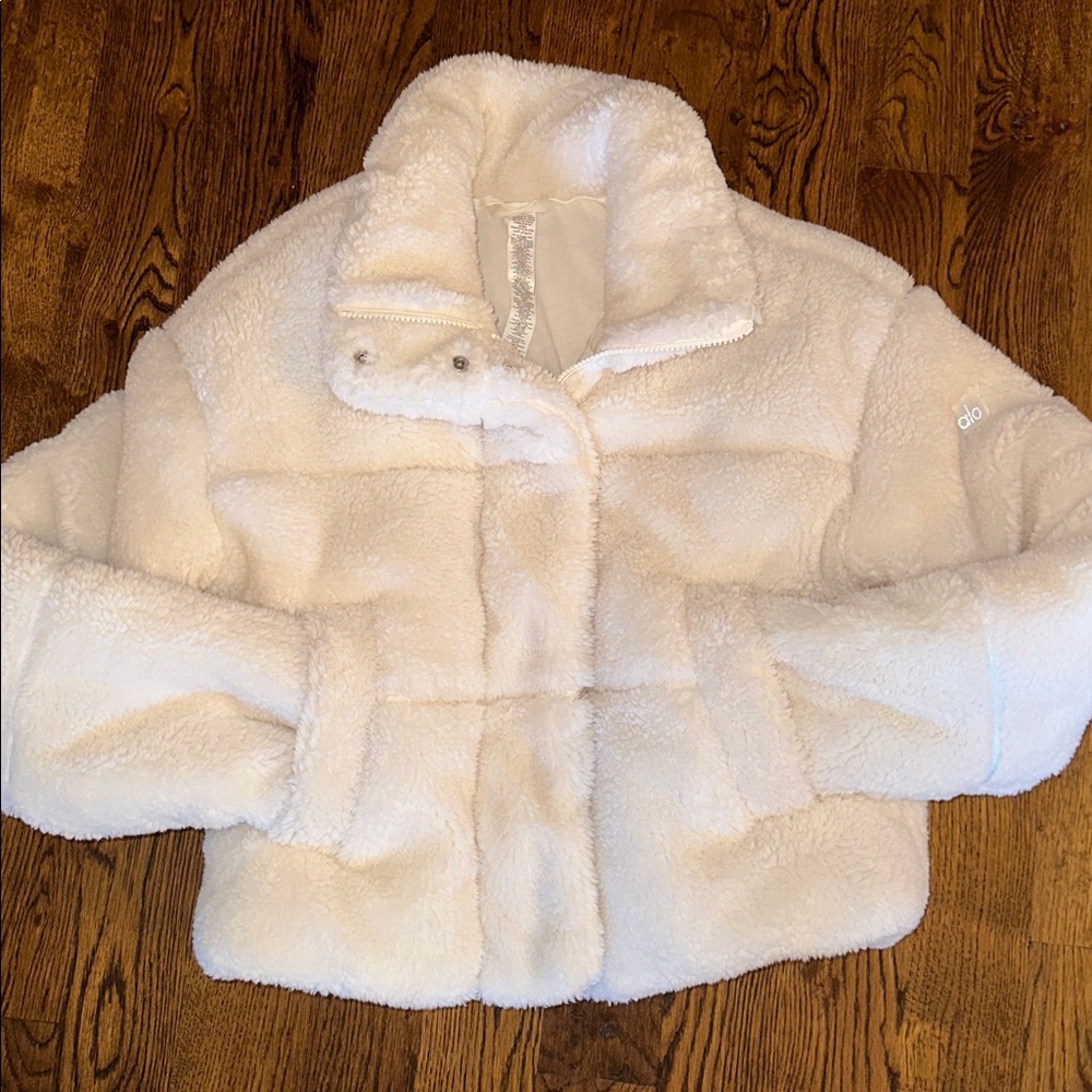 ALO Yoga Ivory Sherpa Fleece Jacket Medium